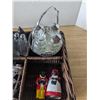 Image 2 : Salt and pepper shakers
