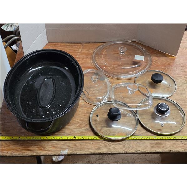 Roaster and glass lids