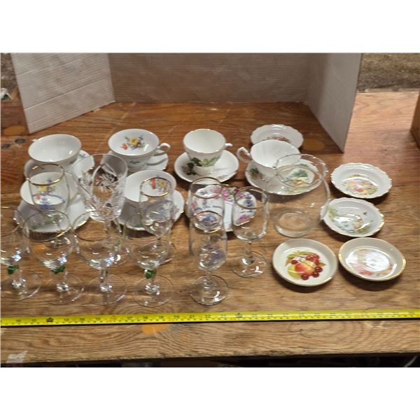 Chinaware and glassware lot