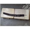 Image 1 : 2 suit cases and leather belt