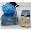 Image 5 : Avon Water Lily Beauty Dust and Blue Fragrance Bottle Set