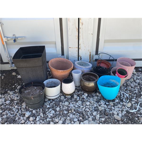 Decorative Garden Pots and Planters, Mixed Materials