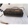Image 1 : Lloyd's Solid State Flip Clock Radio FM/AM