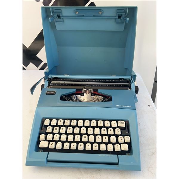 Smith-Corona Blue Courier Manual Typewriter with Case