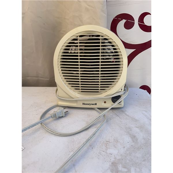 Honeywell Electric Space Heater with Adjustable Settings