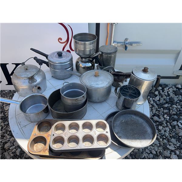 Metal Cookware And Baking Pans