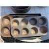 Image 6 : Metal Cookware And Baking Pans
