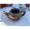 Image 5 : Lot: Teapots, Vintage Cups, BCM Nelson Pitcher, Unique Tea Cozy