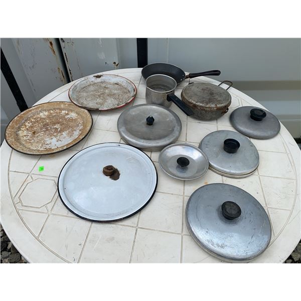 Kitchenware and Collectibles Lot