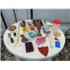 Image 2 : Kitchenware and Collectibles Lot
