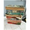 Image 4 : Vintage and Modern Mixed Books Lot