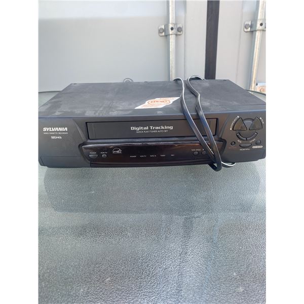 Sylvania VHS HQ Video Cassette Recorder Model 2920CLV