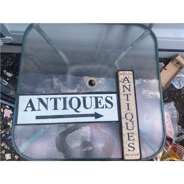 Wooden Antiques Signs with Arrow and Crackle Finish