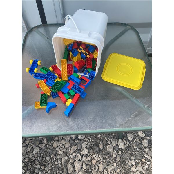 Plastic Building Blocks With Storage Container