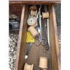 Image 13 : Singer Treadle Sewing Machine in Ornate Cabinet, 35" x 19" x 31.5"