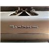 Image 3 : Remington Manual Typewriter Grey Metal Body
