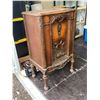 Image 2 : FADA Wood Radio Cabinet Circa 1920s-1930s
