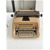 Image 1 : Remington Beige Manual Typewriter with QWERTY Keyboard