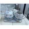 Image 4 : Decorative Ceramics, Pottery and Glassware Lot