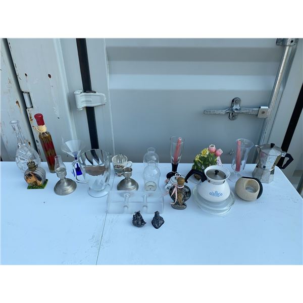 Decorative Household Items and Collectibles Lot