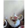 Image 7 : Royal Albert Old Country Roses Bone China Dinnerware Set