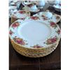 Image 8 : Royal Albert Old Country Roses Bone China Dinnerware Set