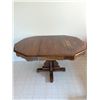 Image 4 : Vintage Fir Dining Table with Removable Leaf and Four Chairs