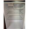 Image 8 : Magic Chef Black Compact Mini Refrigerator