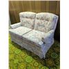 Image 3 : Sklar-Peppler Floral Upholstered Loveseat with Scotchgard Fabric