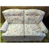 Image 9 : Sklar-Peppler Floral Upholstered Loveseat with Scotchgard Fabric