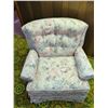 Image 7 : Sklar-Peppler Regal Seating Upholstered Armchair Floral Fabric