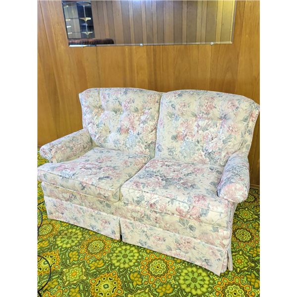 Sklar Peppler Regal Floral Upholstered Loveseat with Scotchgard