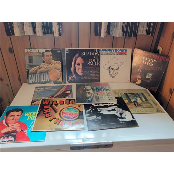 10 Assorted Vinyl LP Records – Country, Pop, Sports