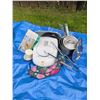 Image 5 : Kitchenware Lot with Lean Mean Fat Grilling Machine and Stainless Steel Pots