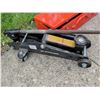 Image 4 : Black & Decker Cut Saw with Tool Case and Hydraulic Floor Jack