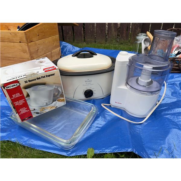 Kitchen Appliance Lot: Rival Roaster Oven, Rival Hot Pot Express, Food Processor, Glass Baking Dish