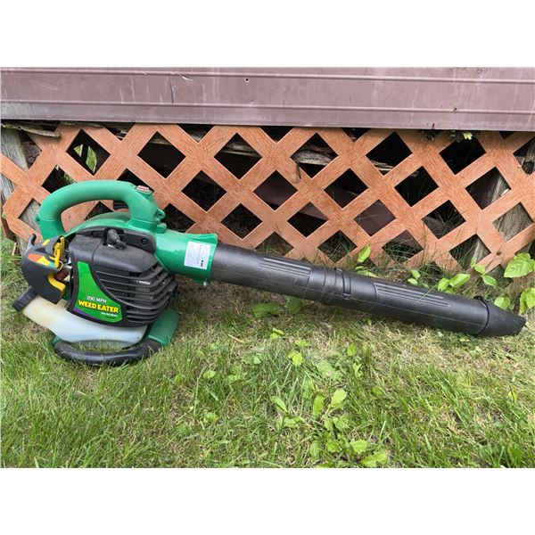 Weed Eater 200 MPH Gas-Powered Leaf Blower