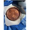 Image 5 : Kitchenware: Blender, Waffle Maker, Pots, Cutting Board