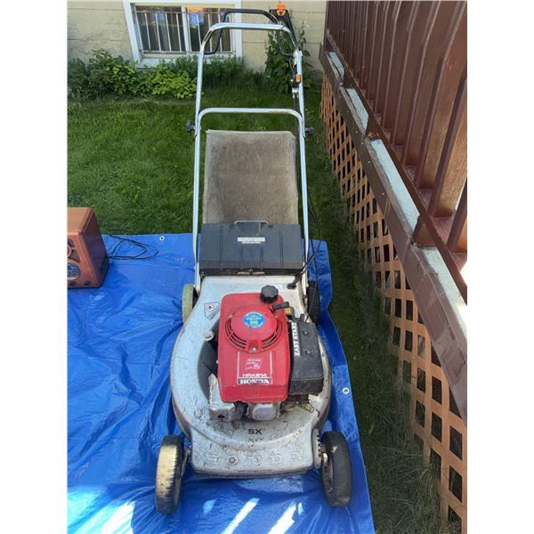 Honda HR214 Self-Propelled Gas Lawn Mower with Bag