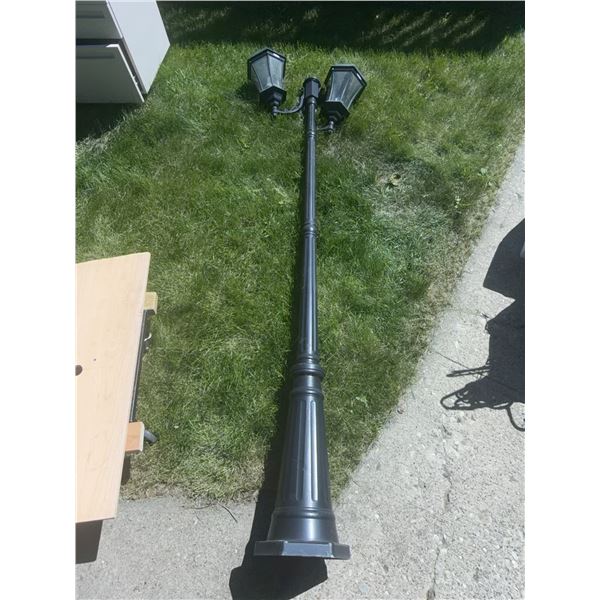 Black Metal Double-Headed Outdoor Lamp Post
