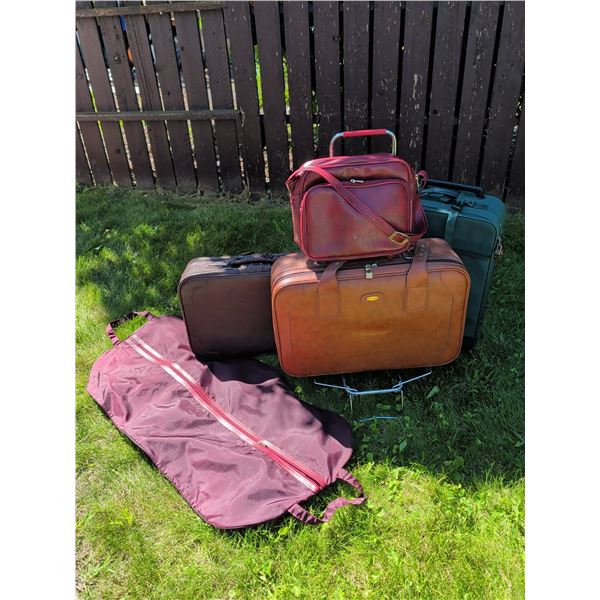 Luggage Lot Including Jet Stream and Holiday Bags