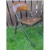 Image 3 : 5 Brown Metal and Vinyl Folding Chairs with Seat Cushions