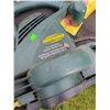 Image 2 : Yardworks 12A Electric Blower/Vac with Attachments and Hand Tools