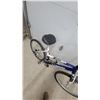 Image 5 : Infinity Riddle Classic Mountain Bike with Front Suspension and Shimano 21-Speed Components 26"