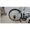 Image 7 : Infinity Riddle Classic Mountain Bike with Front Suspension and Shimano 21-Speed Components 26"
