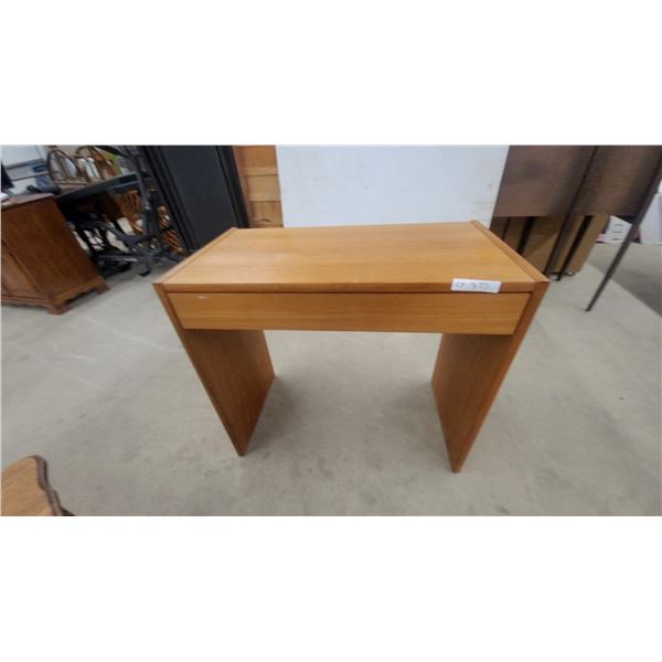 Modern Desk 30" x 33" x 18"