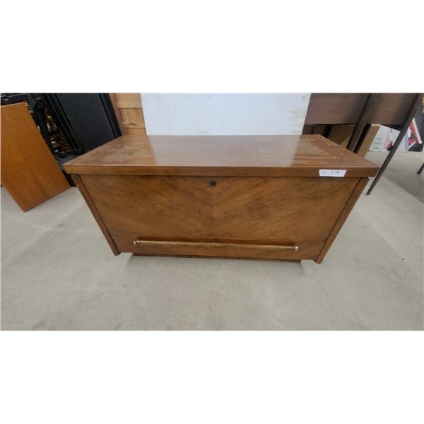 Lane Waterfall Veneer Cedar Hope Chest with Brass Handle, Art Deco / Mid-Century 24" x 44" x 19"
