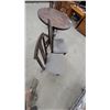 Image 7 : Mid-Century Modern Round Pedestal Dining Table and Six Chairs with Gray Upholstered Seats 30"