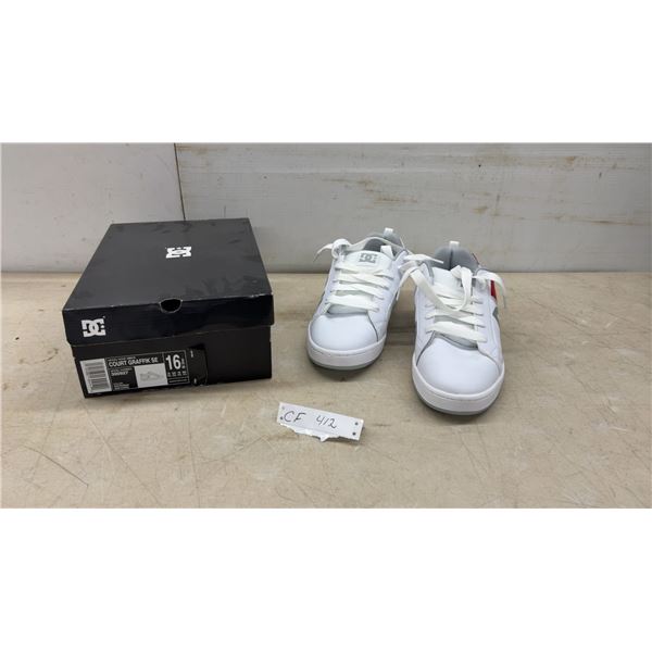 New DC Shoes Court Graffik SE Sneakers, Size 16, & Original Box