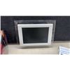 Image 2 : ViewSonic DP701WWH 7" Digital Photo Frame (2007), Power Adapter, Stand, & Manuals